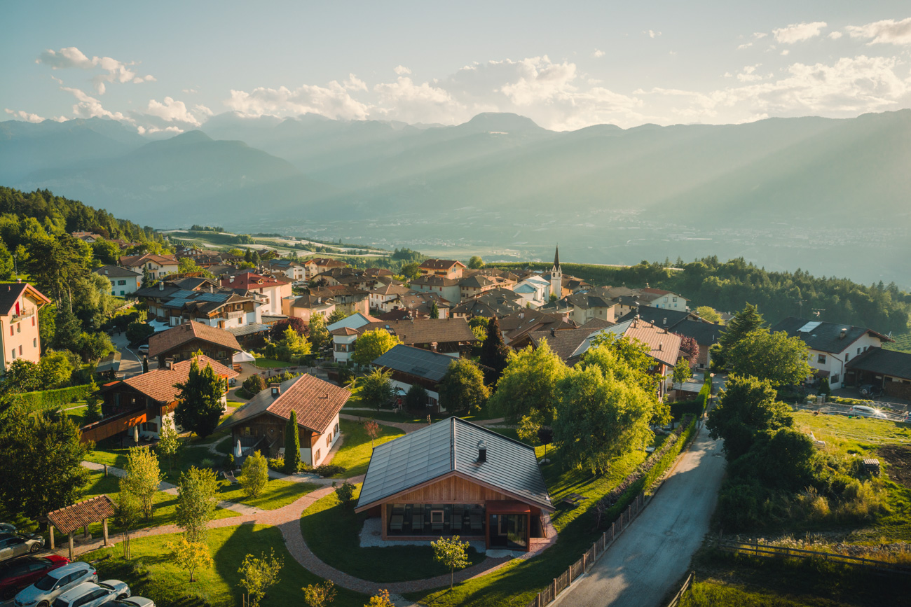 Drone Intero PINETA Vista Piscina + Valle Di Non